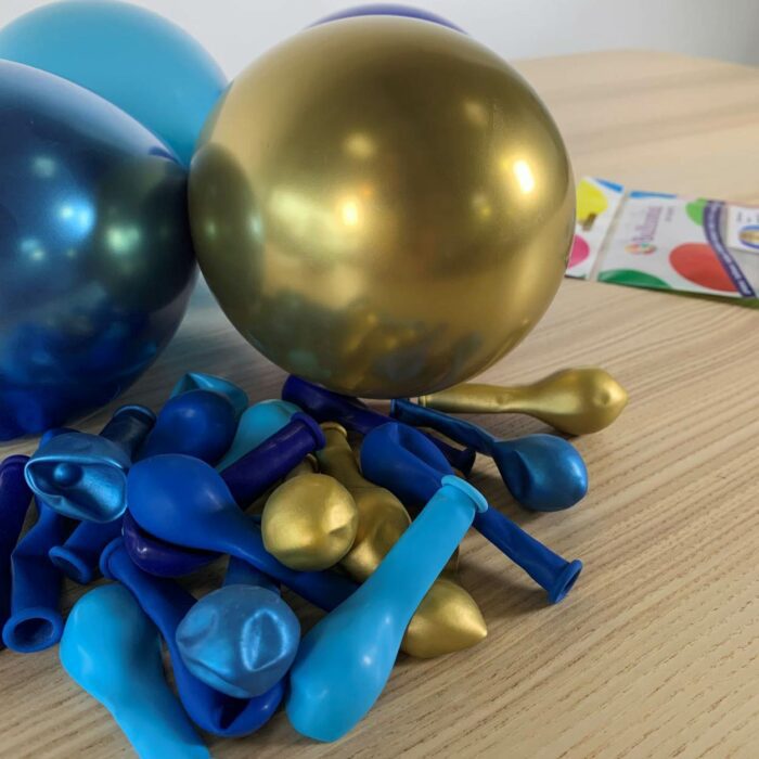 25 PETITS BALLONS ASSORTIMENT CAMAÏEU BLEU N°1 – Image 2